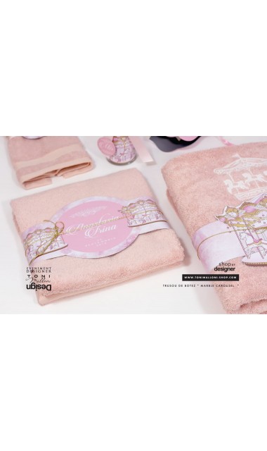 Trusou complet de botez roz prafuit pentru fetite, Caruselul fermecat 15